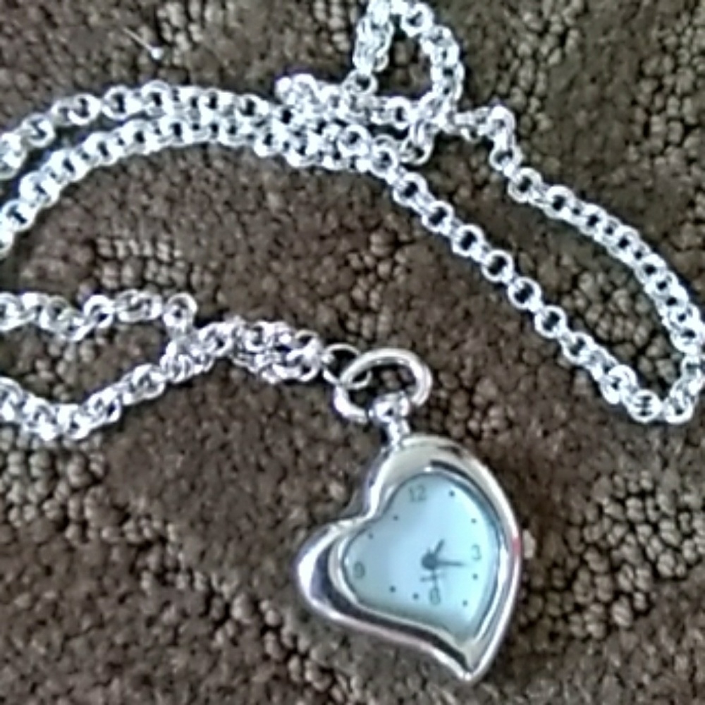 Quartz chain watch